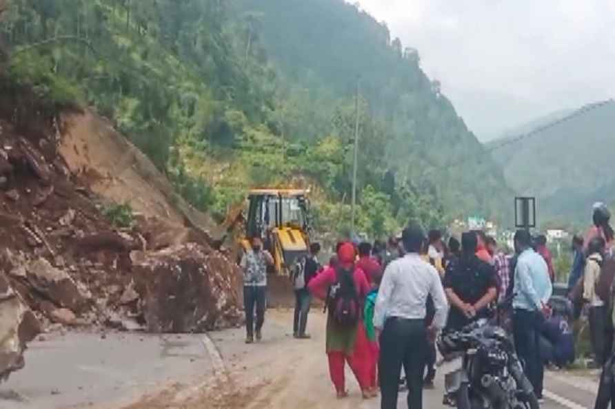 Lanslide at Agastyamuni area of NH-107