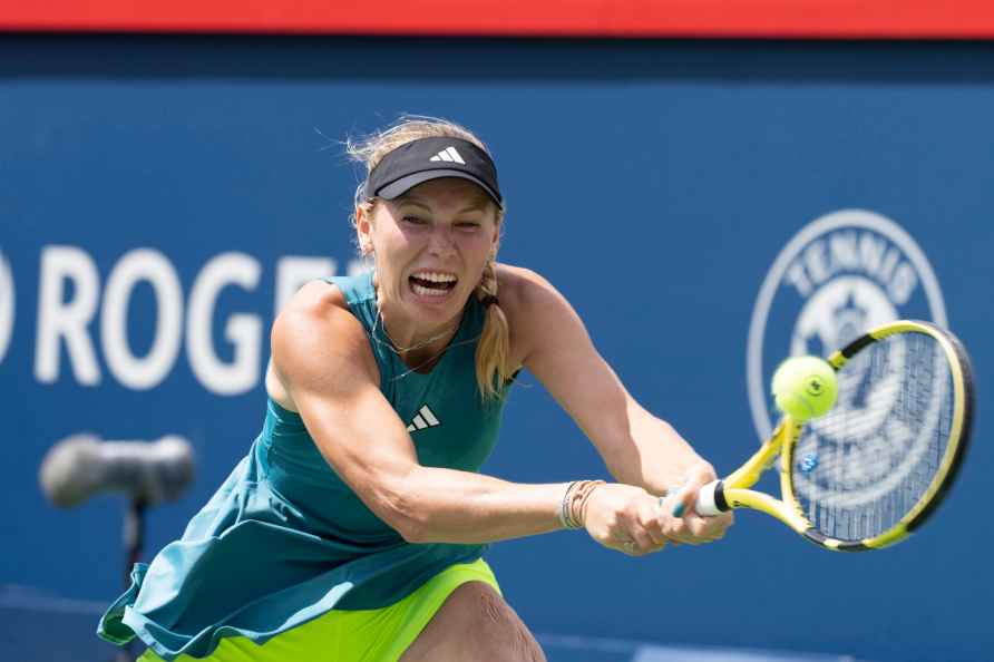 Caroline Wozniacki wins first round of Canadian Open