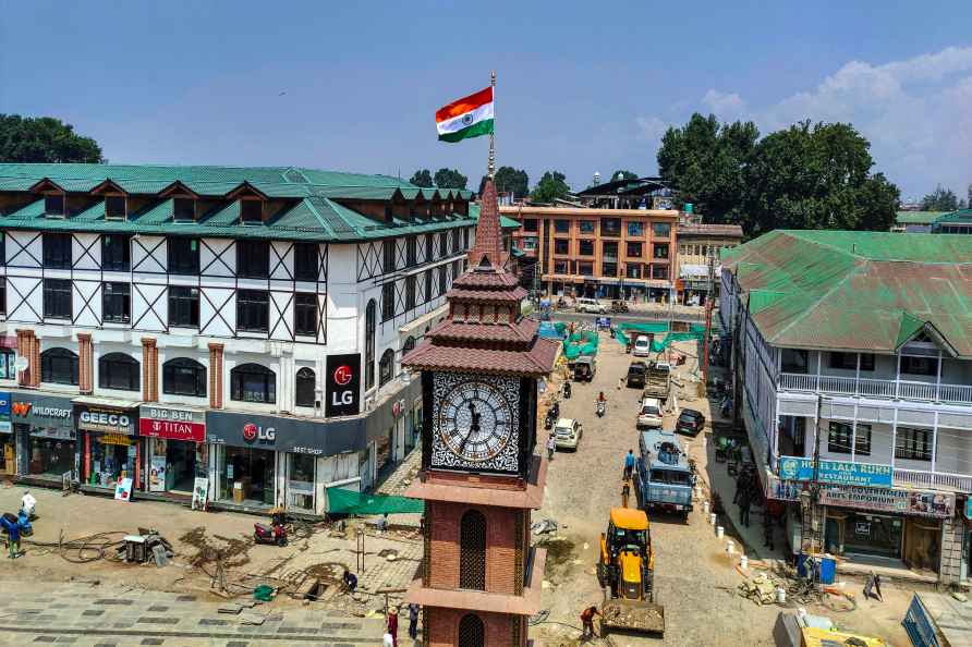 Tricolour hoisted at Lal Chowk in Srinagar