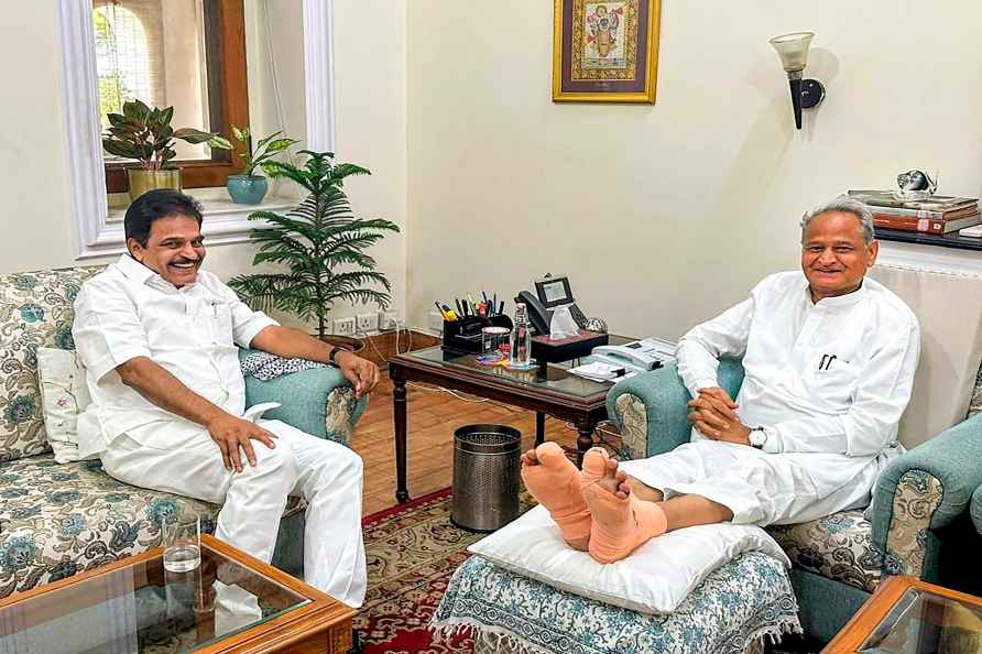 KC Venugopal meets Ashok Gehlot