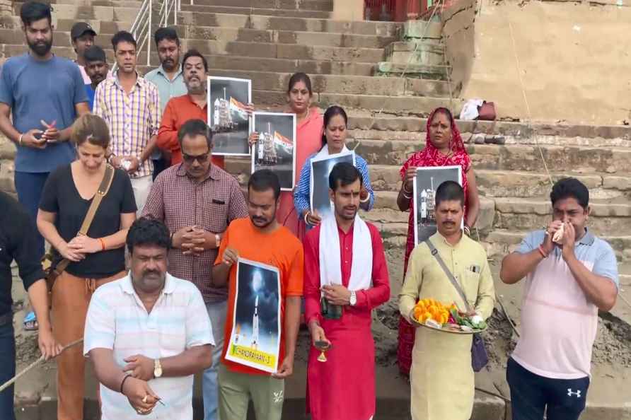 Prayers for Chandrayaan-3 landing in Varanasi