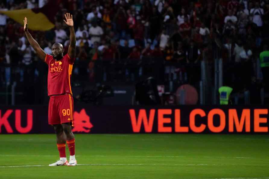 Romelu Lukaku presented to fans