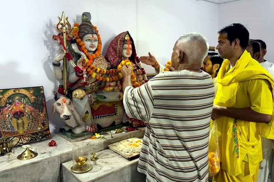 Lalu celebrates Janmashtami