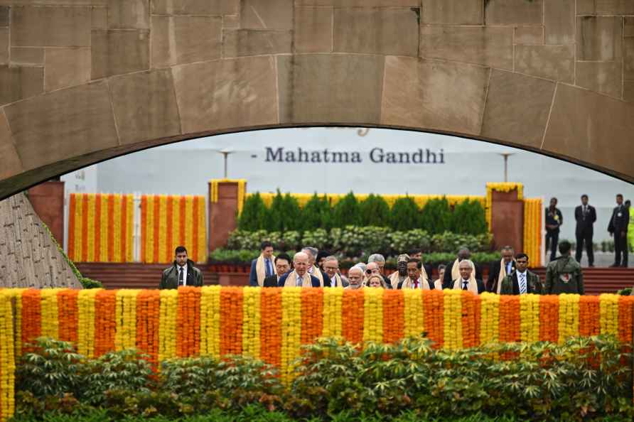 G20 leaders pay their respects at the Rajghat