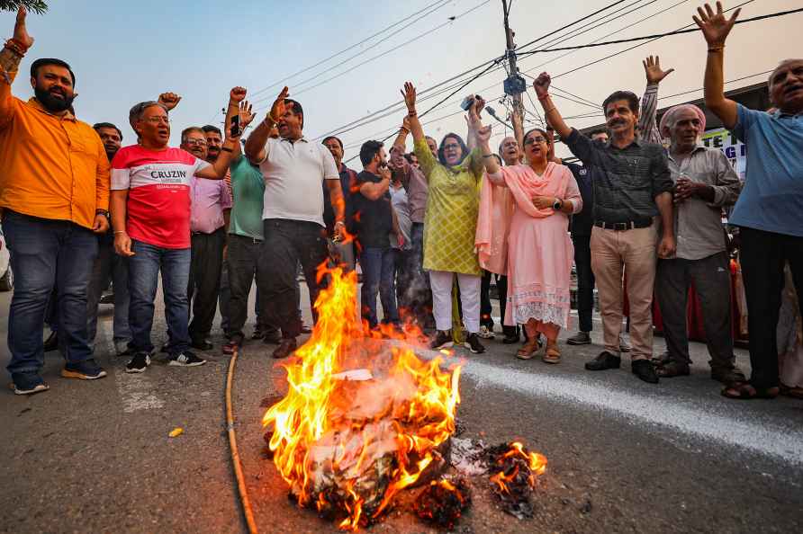 BJP protest against Anantnag terror attack