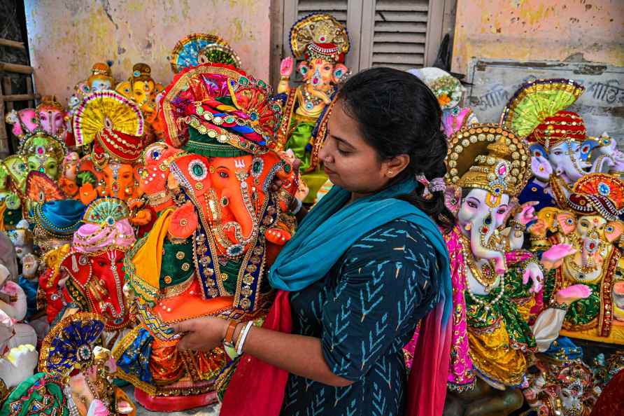 Ganesh Chaturthi preparations in Kolkata