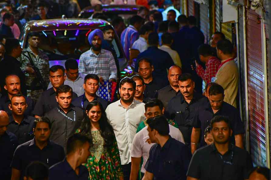 Ganesh Utsav: Ambanis at Lalbaugcha Raja