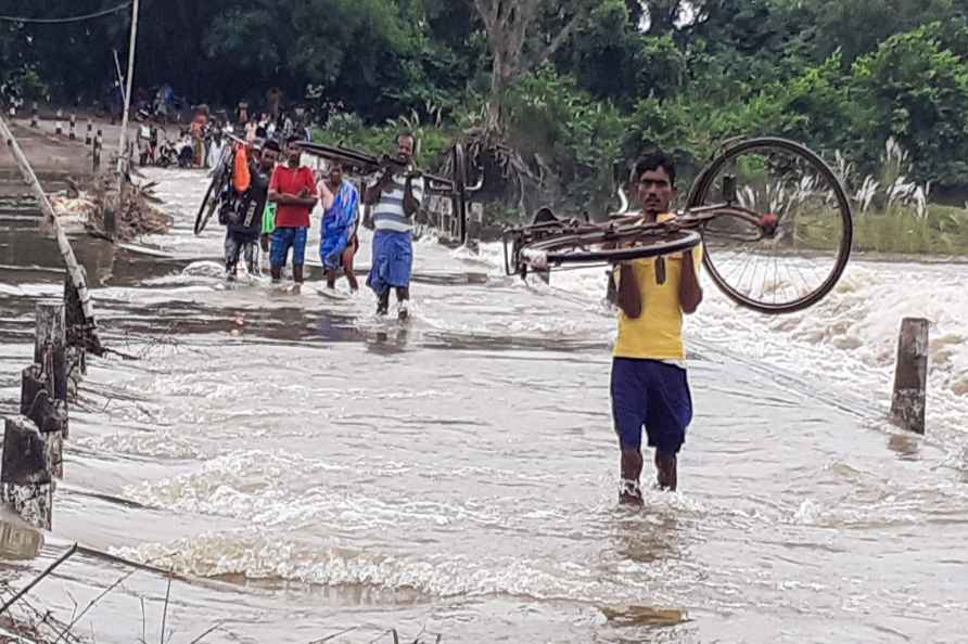 Swollen Gandheswari river in Bankura