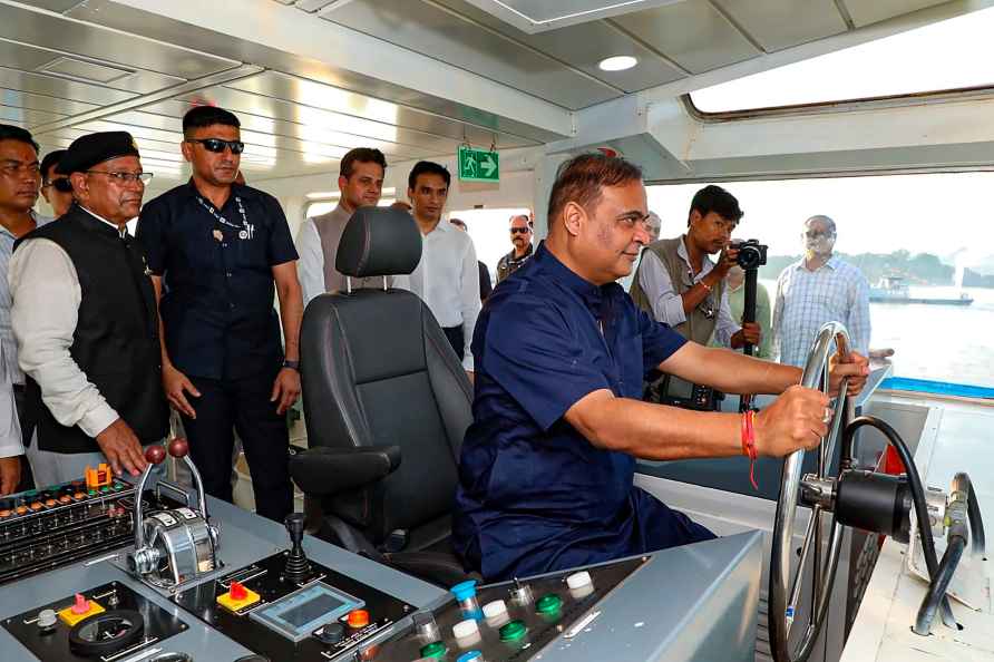 Launch of catamaran vessels