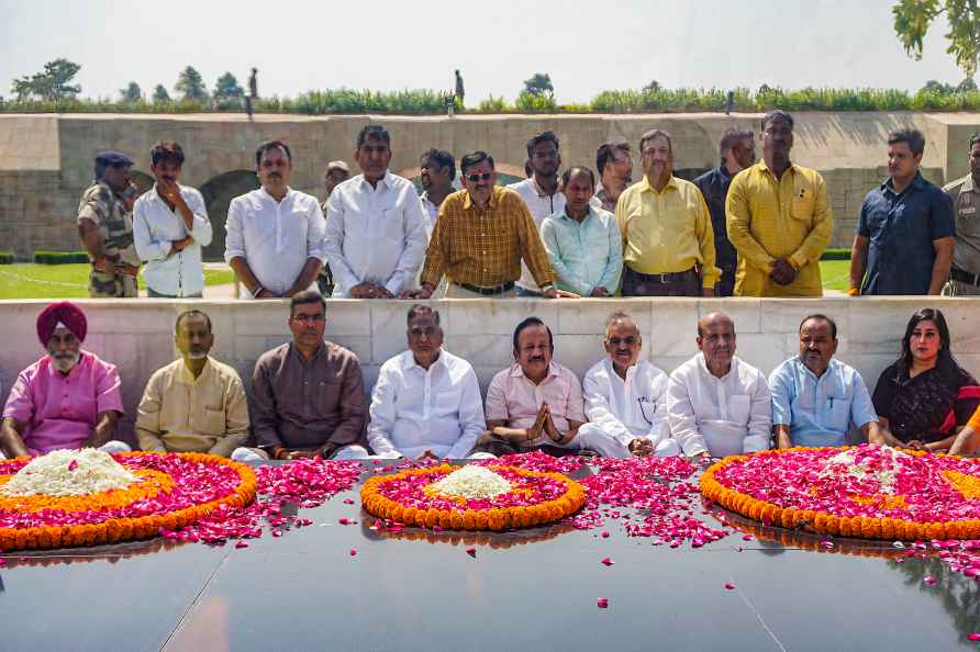 BJP protest at Rajghat