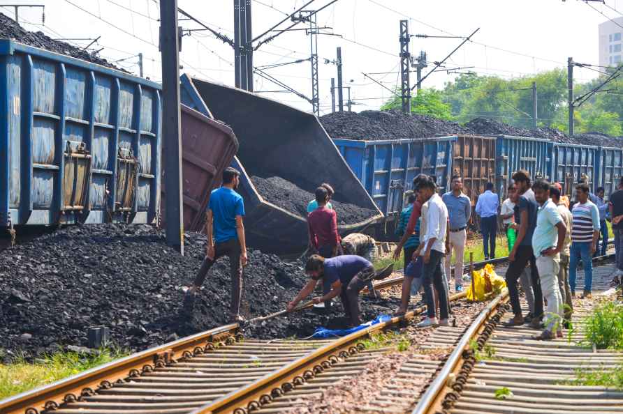 Goods train derails near Nizamuddin railway station