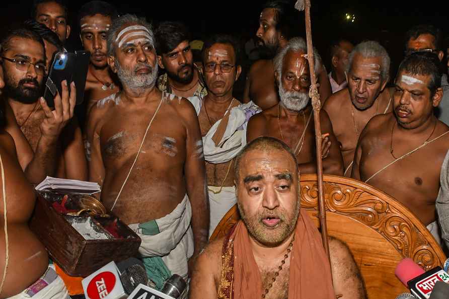 Shankaracharya Shankar Vijendra Saraswati Maharaj in Ayodhya