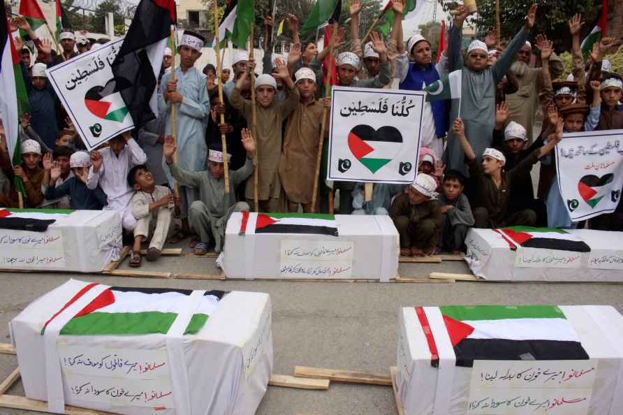 Pakistani School children protest against Israeli airstrikes