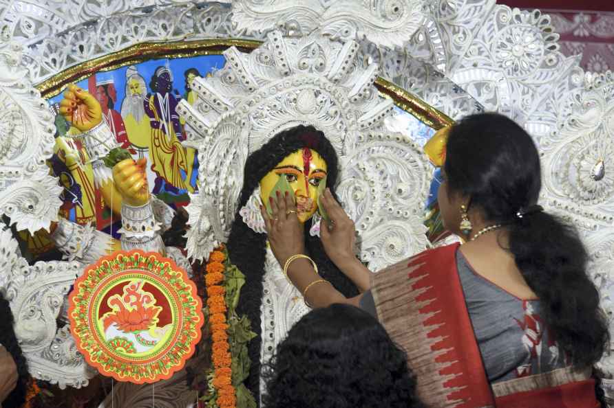 Vijayadashami: Devotees in Patna