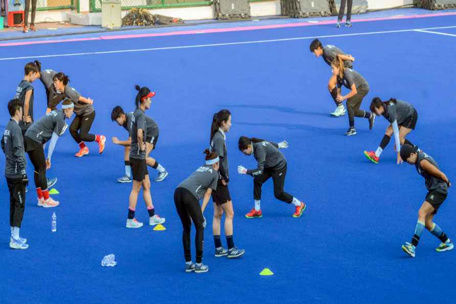 Korean women's hockey team practices