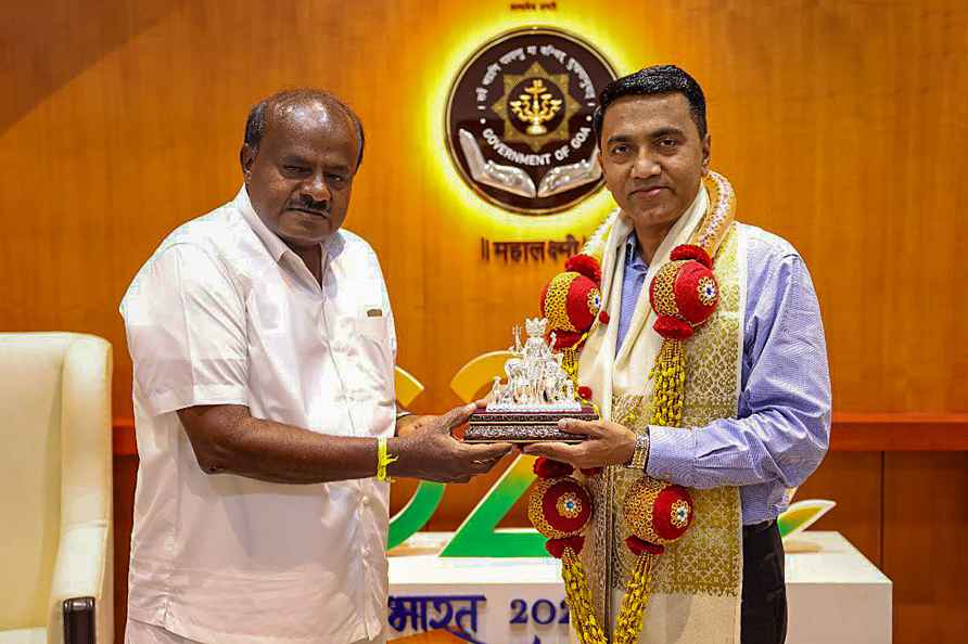 HD Kumaraswamy meets Pramod Sawant