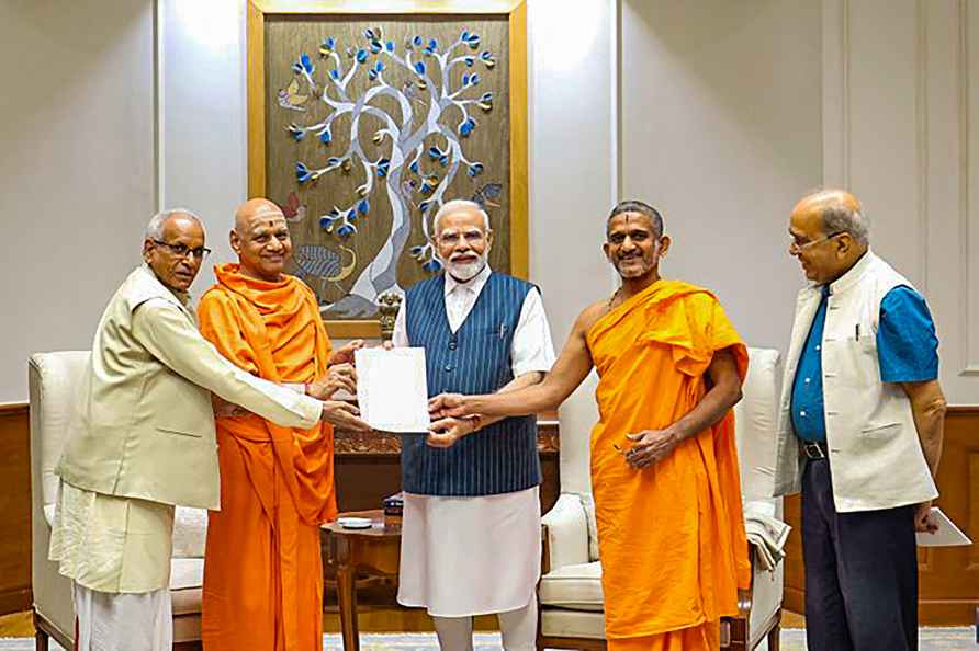 PM with Ram Janmabhoomi Trust officials