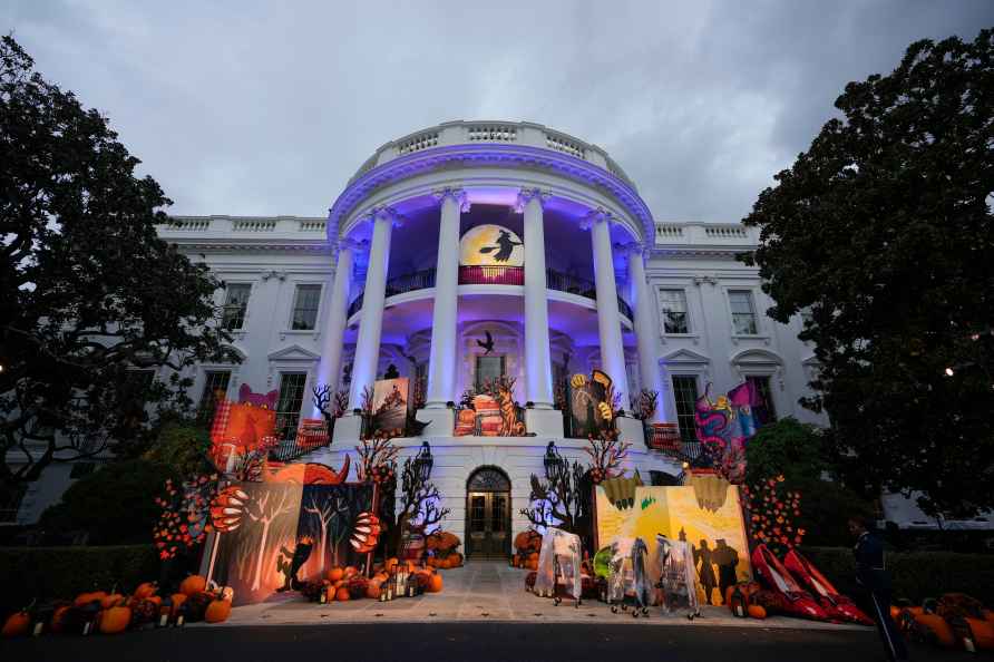 The White House is lit for Halloween before President Joe Biden ...