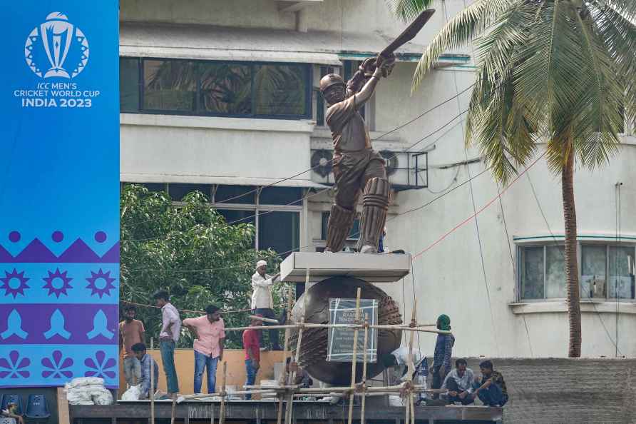 Life-size statue of Tendulkar at Wankhede