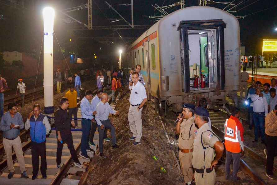 Suhaildev Express train derails near Prayagraj