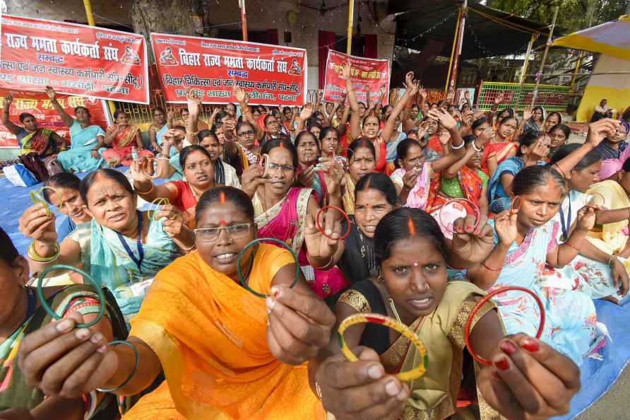 Mamta health workers protest