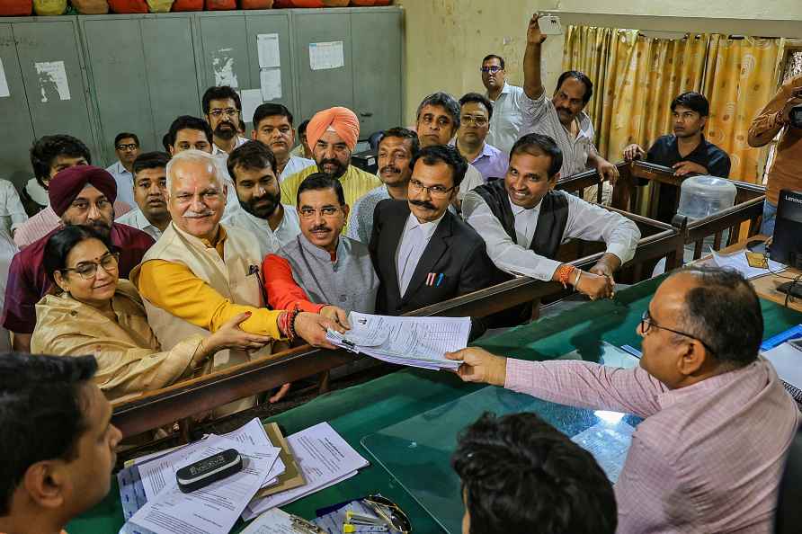 BJP's Ravi Nayyar files nomination