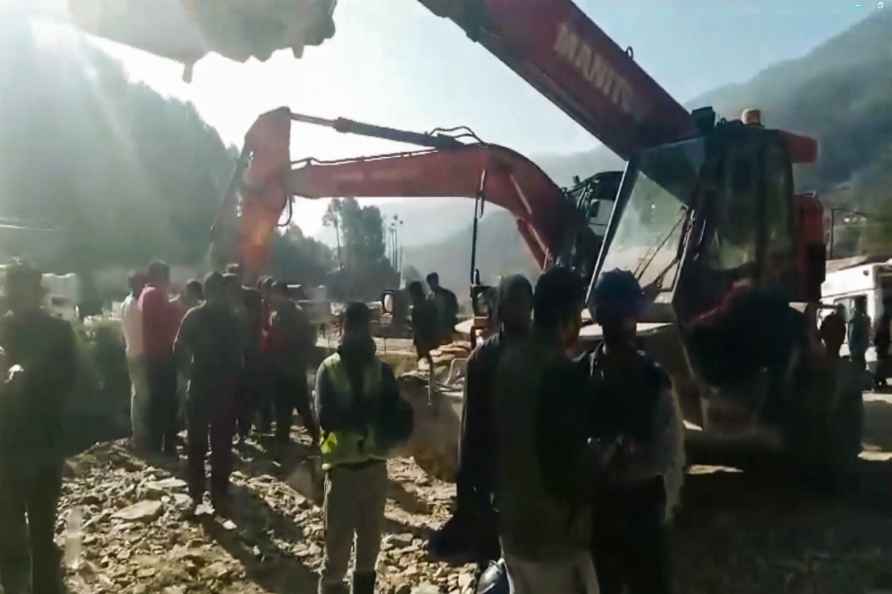 Under-construction tunnel collapdes in Uttarakhand