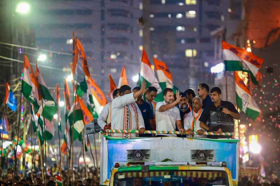 Rahul Gandhi campaigns in Bhopal