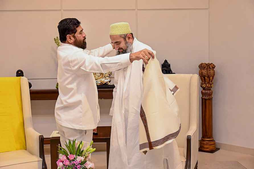 Shahzada Burhanuddin meets Maha CM Shinde