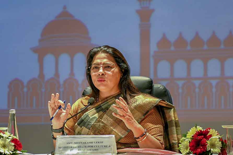 Meenakashi Lekhi addresses press