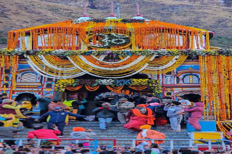 Badrinath Temple doors closed