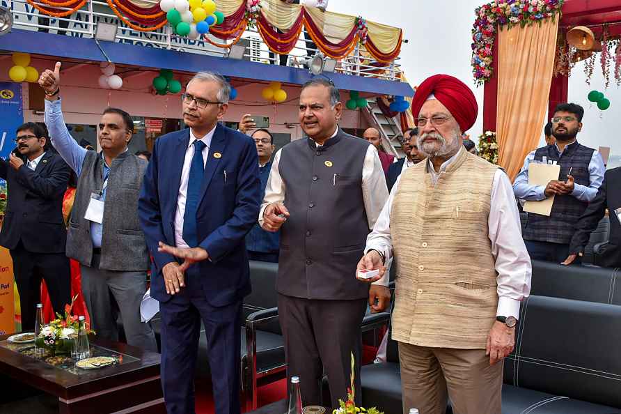 Hardeep Singh Puri in Varanasi