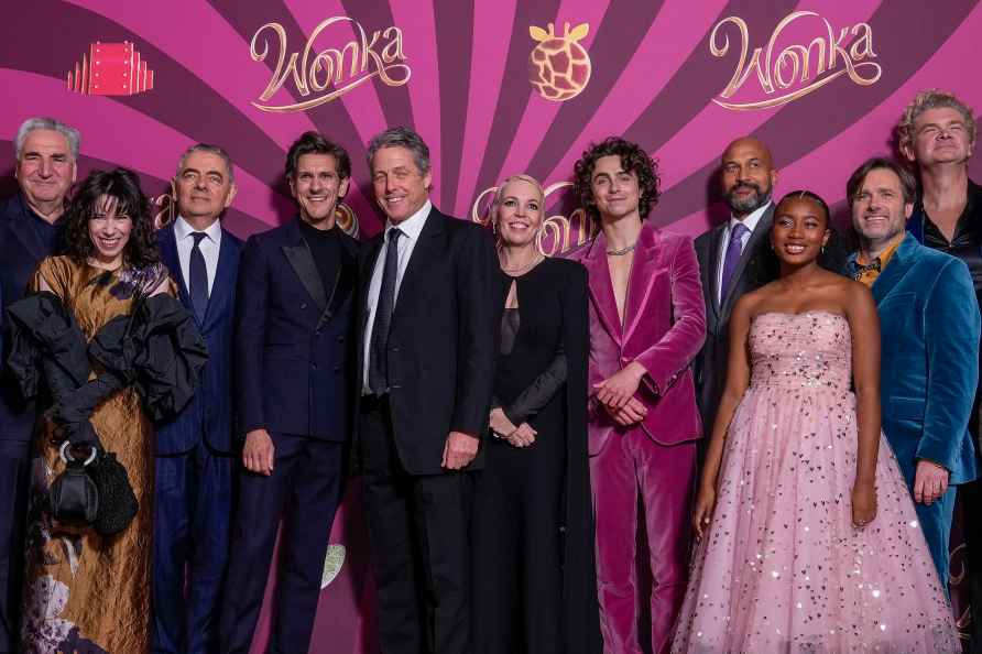 Paul King,Olivia Colman,Hugh Grant,Simon Farnaby,Timothee Chalamet,Keegan-Michael Key,Calah Lane,Jim Carter,Sally Hawkins,Rowan Atkinson,Mathew Baynton