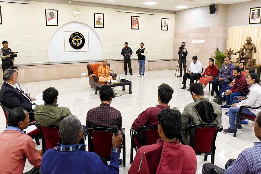 CM Adityanath with rescued tunnel workers