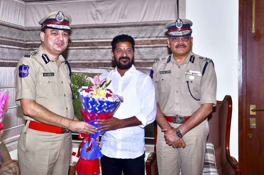 Revanth Reddy meets senior police officers