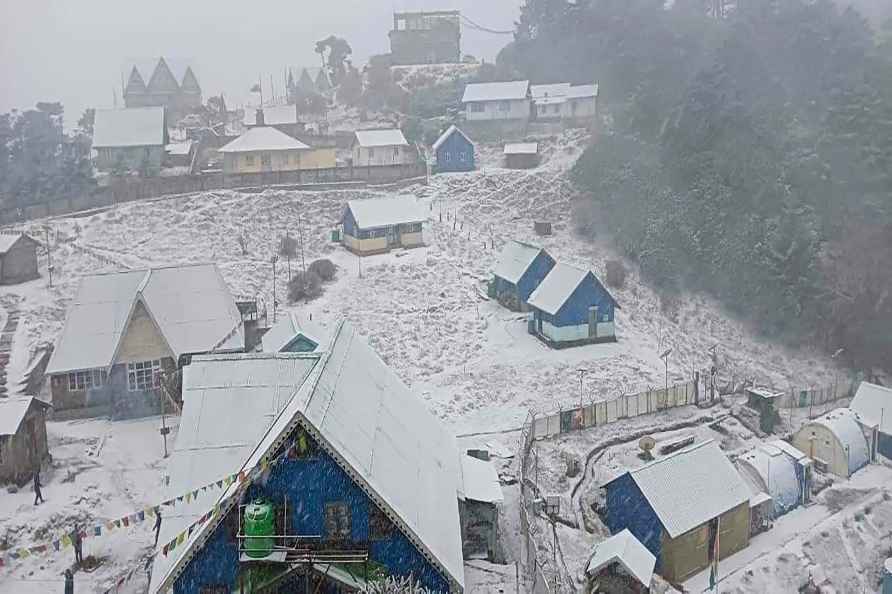 Weather: Snowfall at Sandakphu