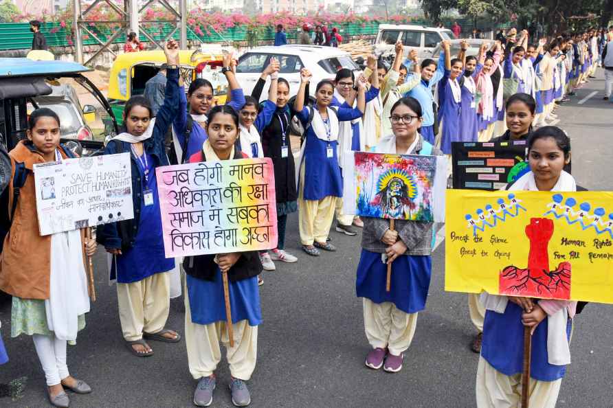 Patna: Students of Patna Women's College take part in a campaign...