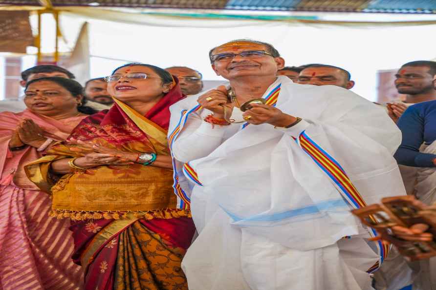 Shivraj Singh Chouhan at Karuna Dham