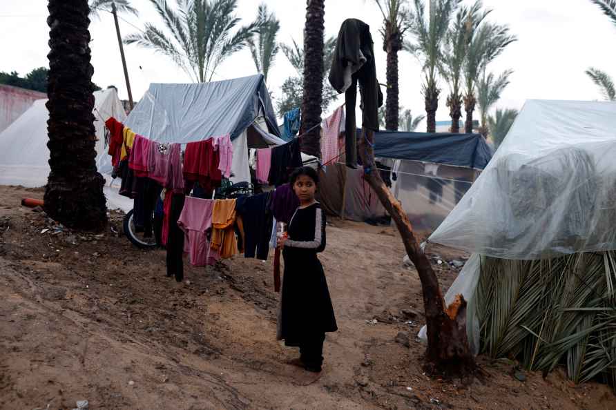 Displaced Palestinians in Khan Younis