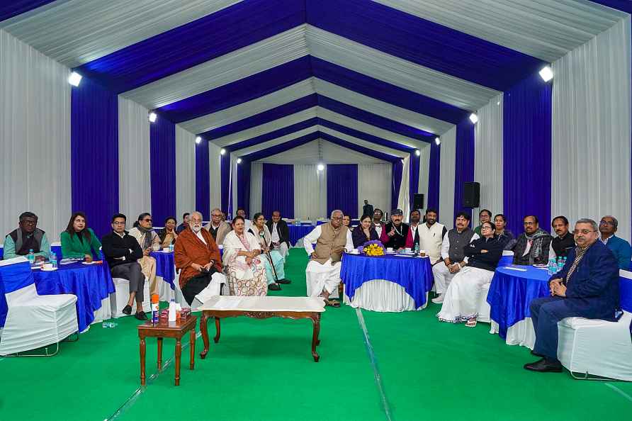 Mamata holds meeing with party MPs