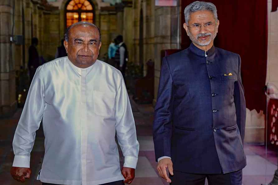 S Jaishankar, Mahinda Abeywardana meet