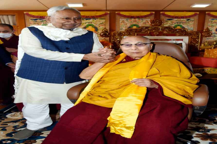 Nitish Kumar met Dalai Lama