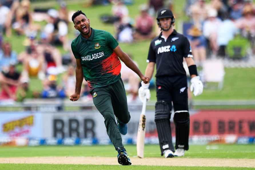 Bangladesh bowler Shoriful Islam, left, celebrates the wicket of...