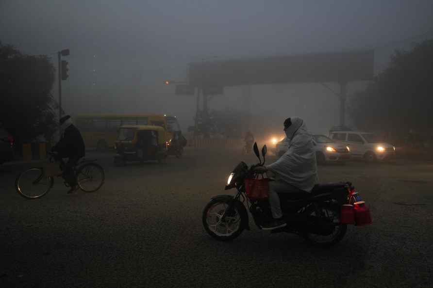 Weather: Winter fog in Ghaziabad