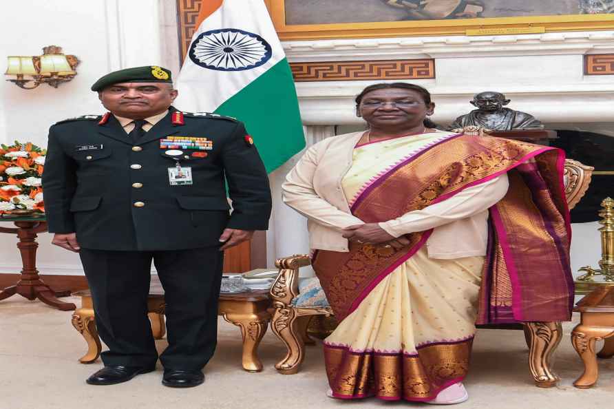 Prez Murmu meets CM Vishnu Deo Sai