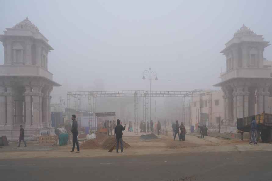 Weather: Fog in Ayodhya