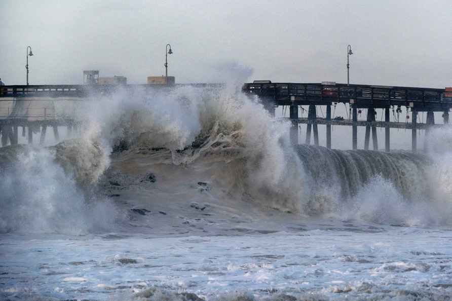 Storm hits California coast