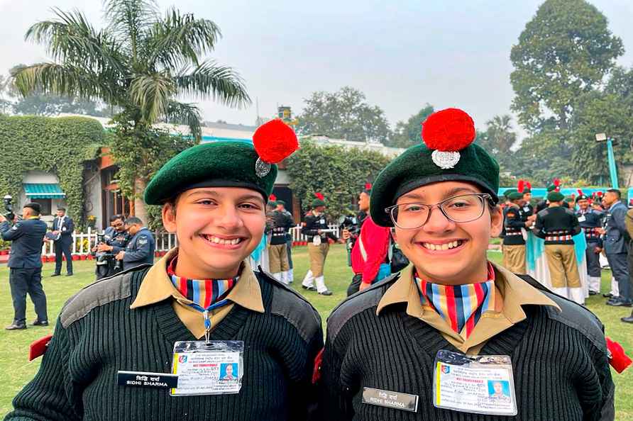 NCC cadets at reception by IAF Chief