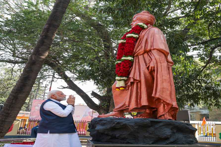 PM pays homage to Swami Vivekananda