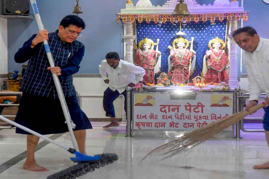 Piyush Goyal participates in cleanliness work at Ram Temple